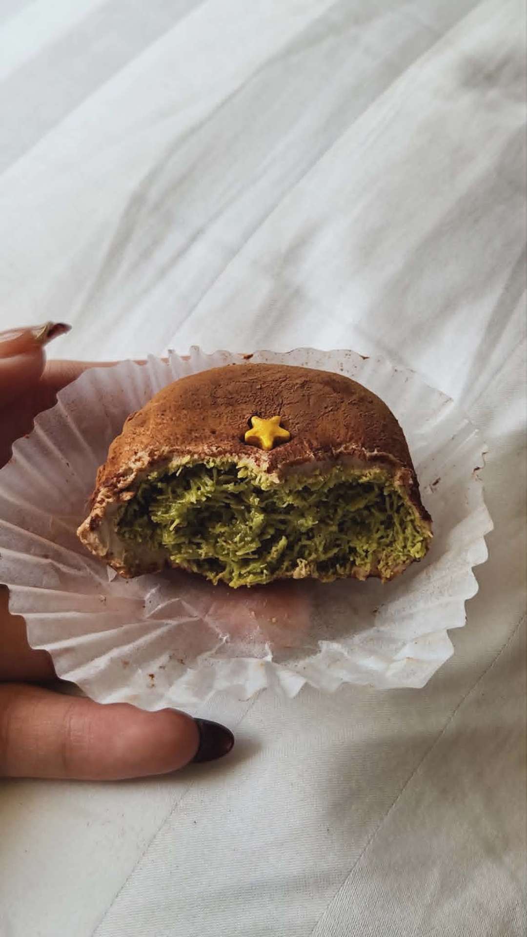 A family sharing MooSheen cookies